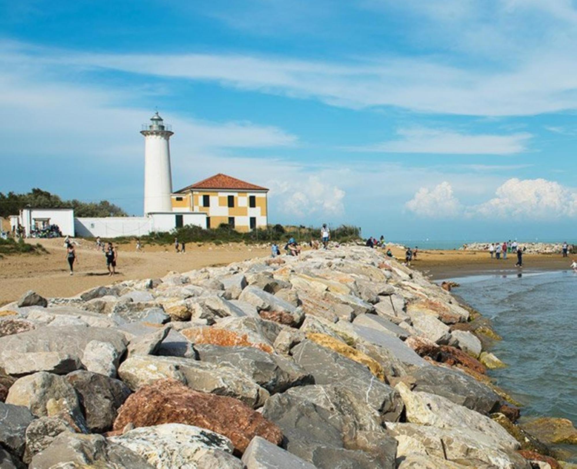 Peaceful On The Coast Of Apartment